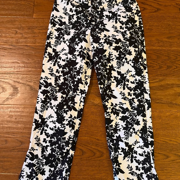 GAP Pants - GAP Monochrome Floral Stretch Pants‎